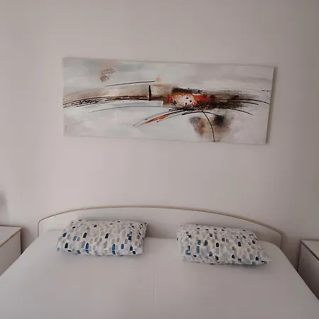 Sunny Apartment *